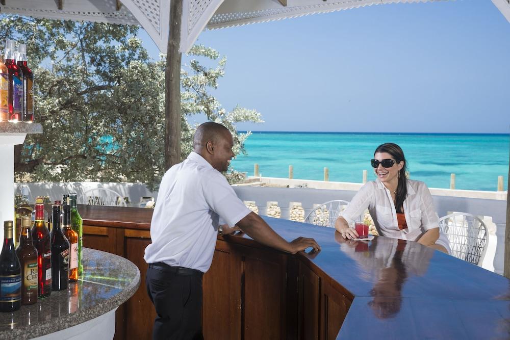 Seagarden Beach Resort Montego Bay Esterno foto